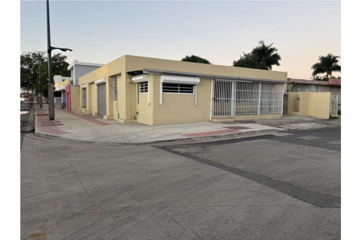 Se vende local esquina Carolina